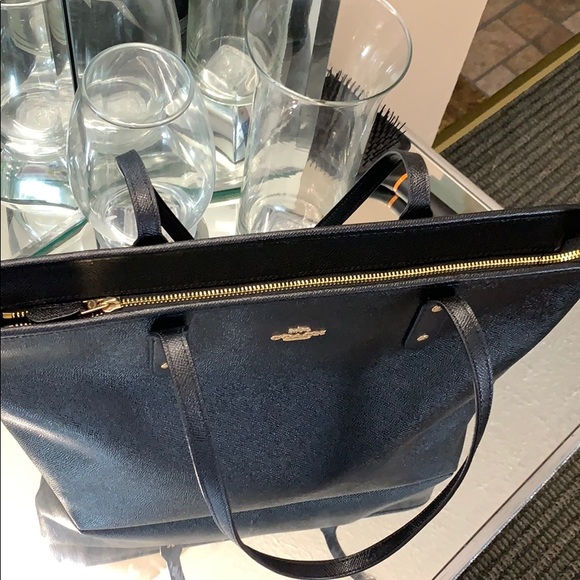 Coach tote - Picture 2 of 6